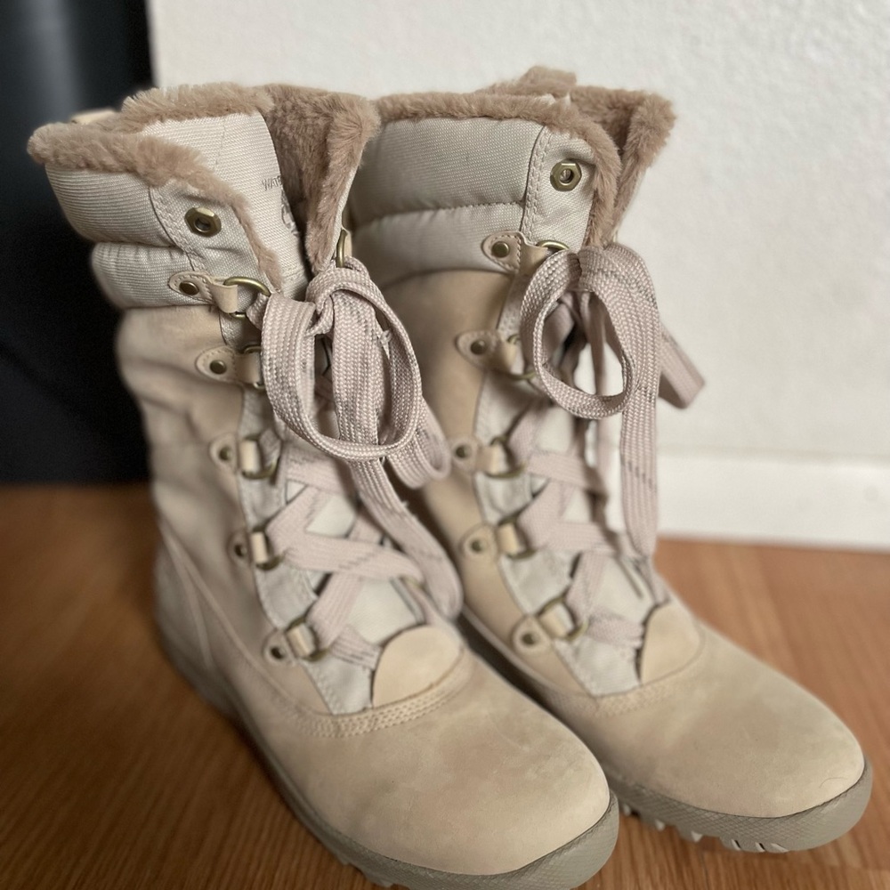 Timberland Mount Hope Women’s Boots 8.5 NWOT Waterproof Insulated Leather